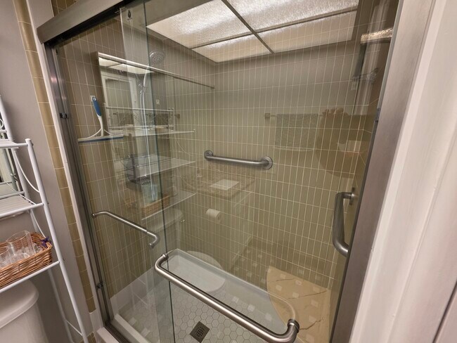 Foto del edificio - 1012 Pearce Dr