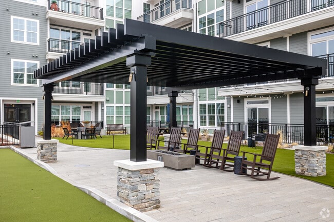 Elevated Courtyard - BellaAge Hickory Active Adult 55+
