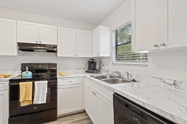 Foto del edificio - 2560 W Bird St