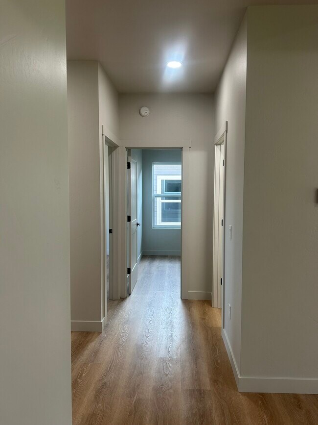 Foto del edificio - 3325 35th St W