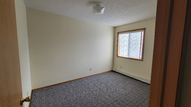 Building Photo - 1043 13th St N