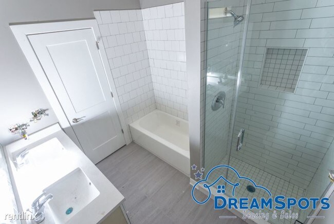 Building Photo - 3 br, 2 bath Apartment - 4706 S King Dr