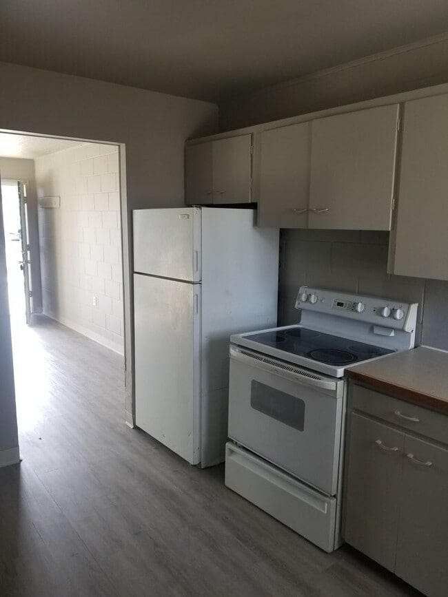 Building Photo - Updated Fourplex