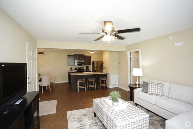 1HAB, 1BA - Augusta/804 ft² - Williamsburg Plaza Apartments