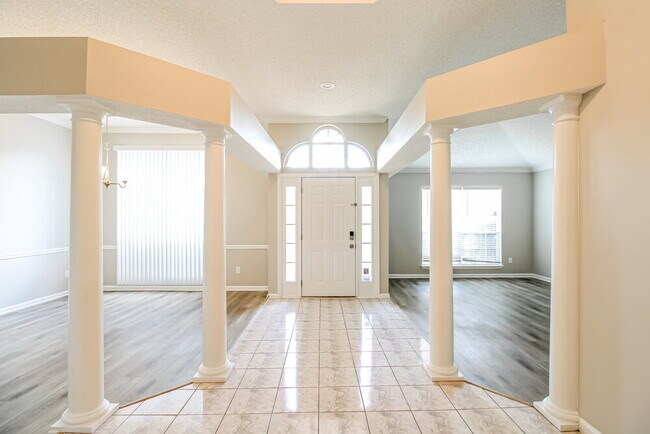 Foto del edificio - 5671 Ribbon Rose Dr