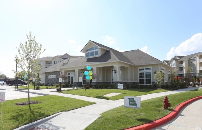 Clubhouse Exterior - Aventura at Maryland Oaks