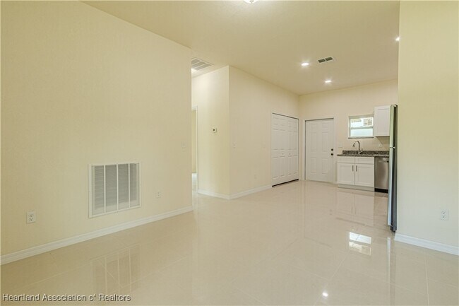 Foto del edificio - 3210 Oleander Dr