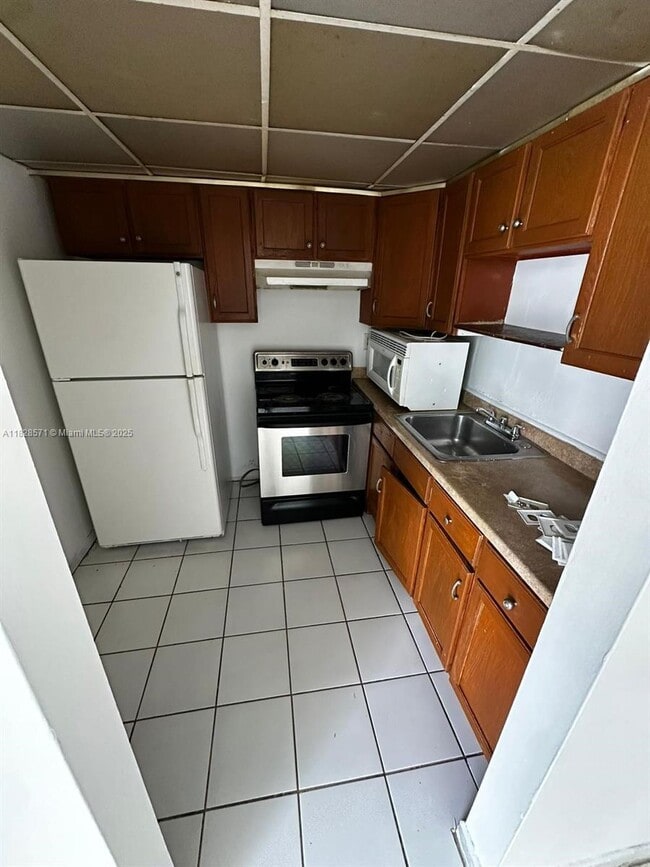 Building Photo - 496 NW 165th St