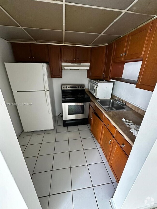 Building Photo - 496 NW 165th St