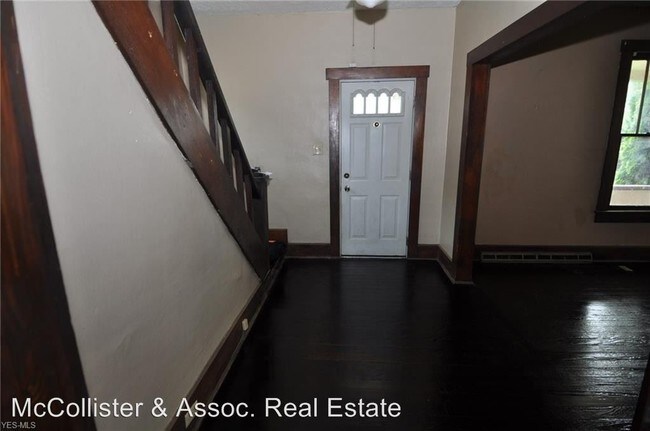 Building Photo - 3 br, 1 bath House - 795 Larzelere Avenue
