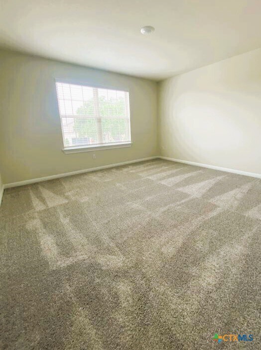 Foto del edificio - 512 Hoot Owl Ln S