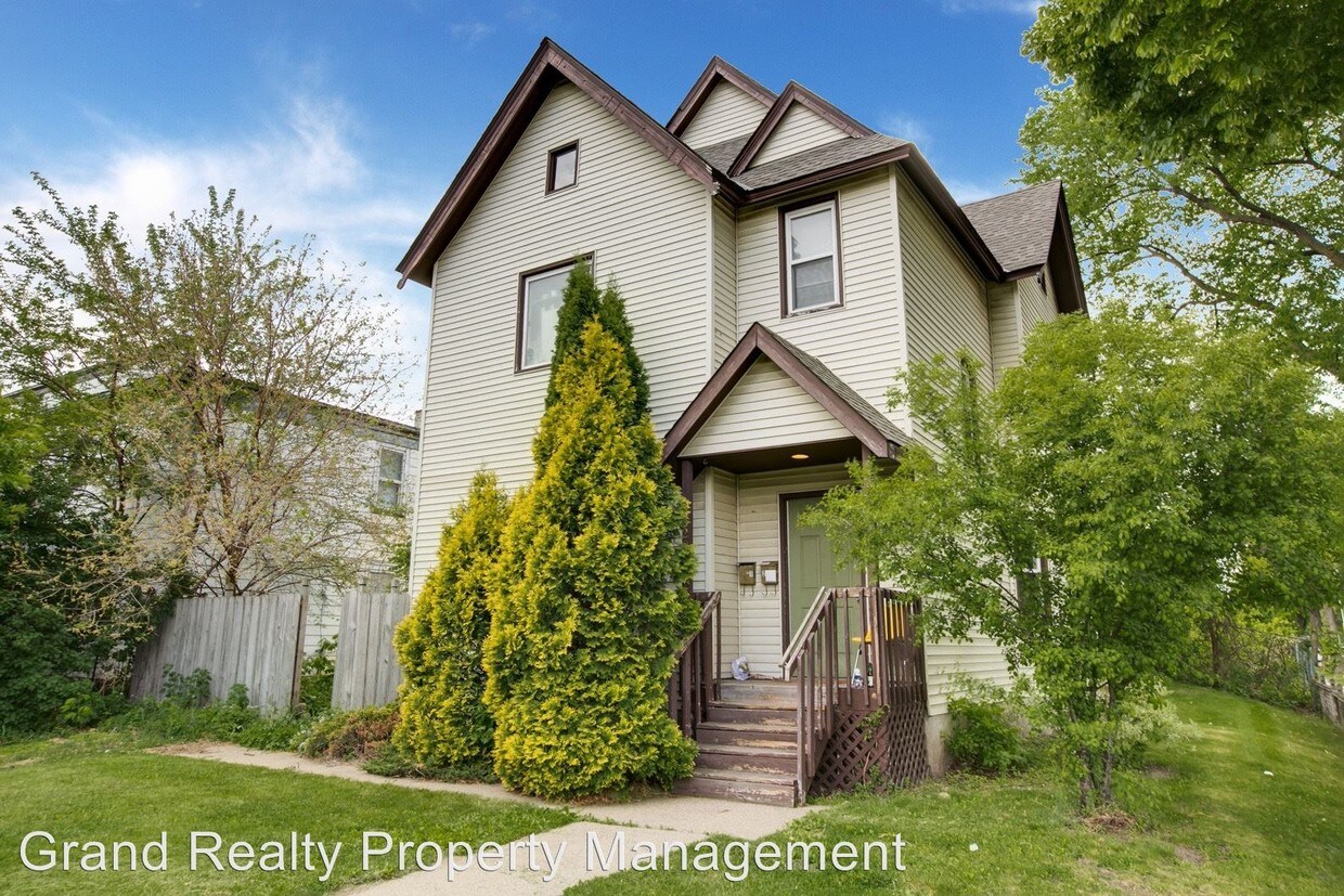 Primary Photo - 3200 Blaisdell Ave