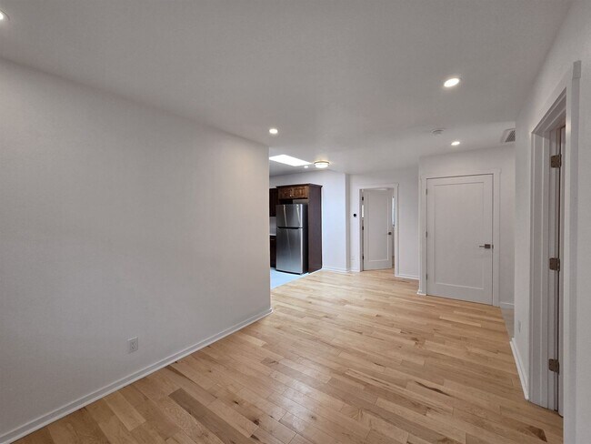 Building Photo - 1708 Cam Peralta