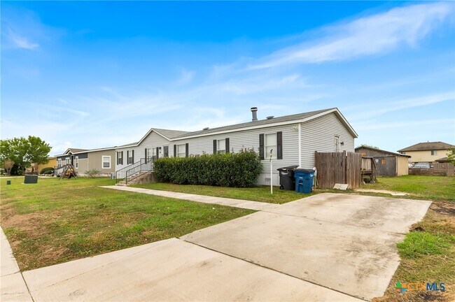 Foto del edificio - 2676 Pahmeyer Rd