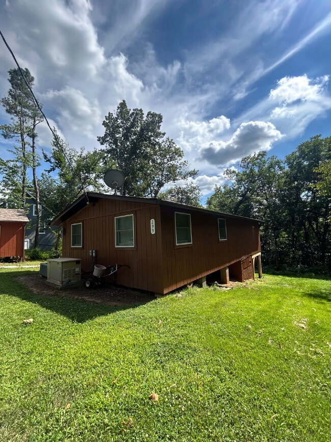 Building Photo - 299 Flynn Dr