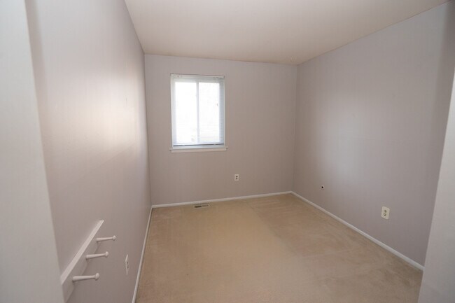 Bedroom 3 - 2423 Hillock Court