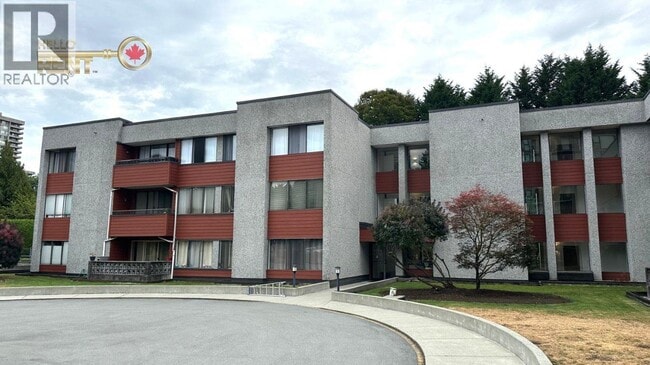 Building Photo - 9270-9270 Salish Ct