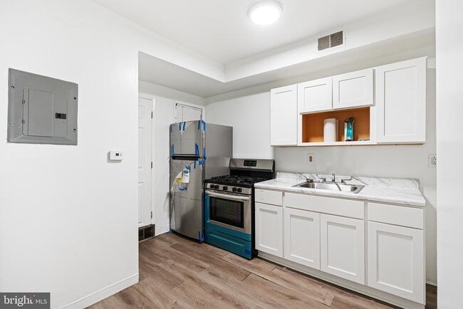 Building Photo - 864 N 42nd St