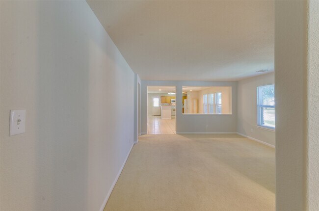 Foto del edificio - 3302 Legends Landing Dr