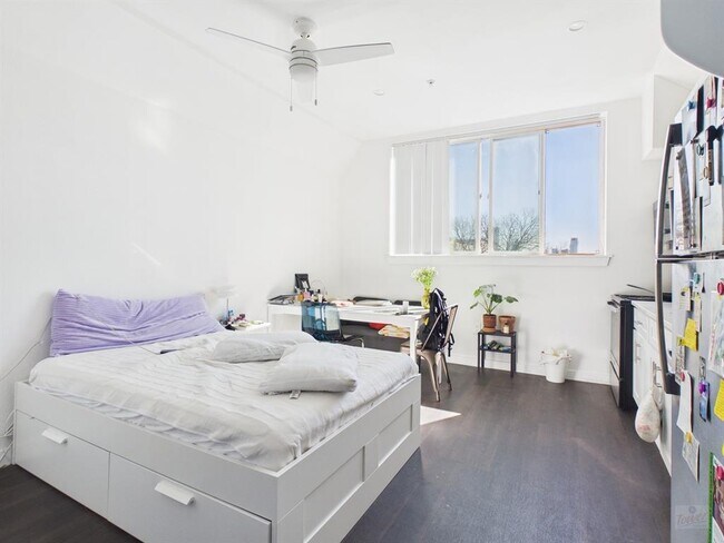 Foto del edificio - 1010 W 26th St