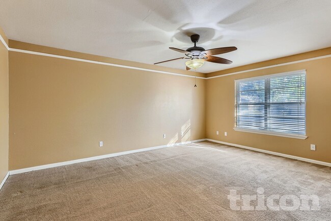 Building Photo - 418 Tammy Dr