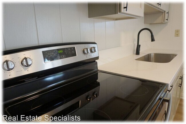 Foto del edificio - 3 br, 2 bath House - 477 Kaumakani St.