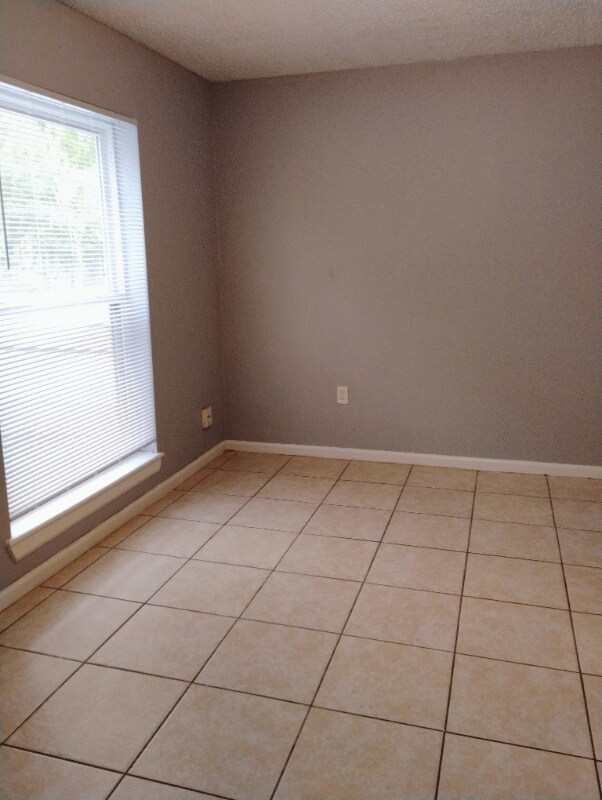 Photo - 1652 Cedar Lake Dr Apartment