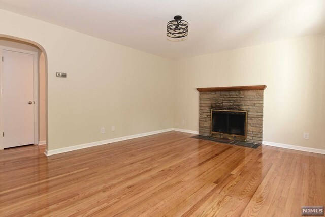 Building Photo - 116 Grove