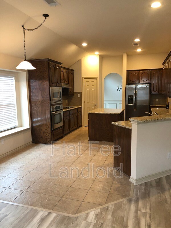 Building Photo - 7231 Denver City Dr