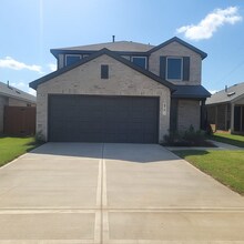 Building Photo - 3045 Fantasy Ter Dr