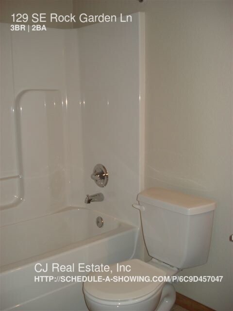 Foto del edificio - 129 SE Rock Garden Ln