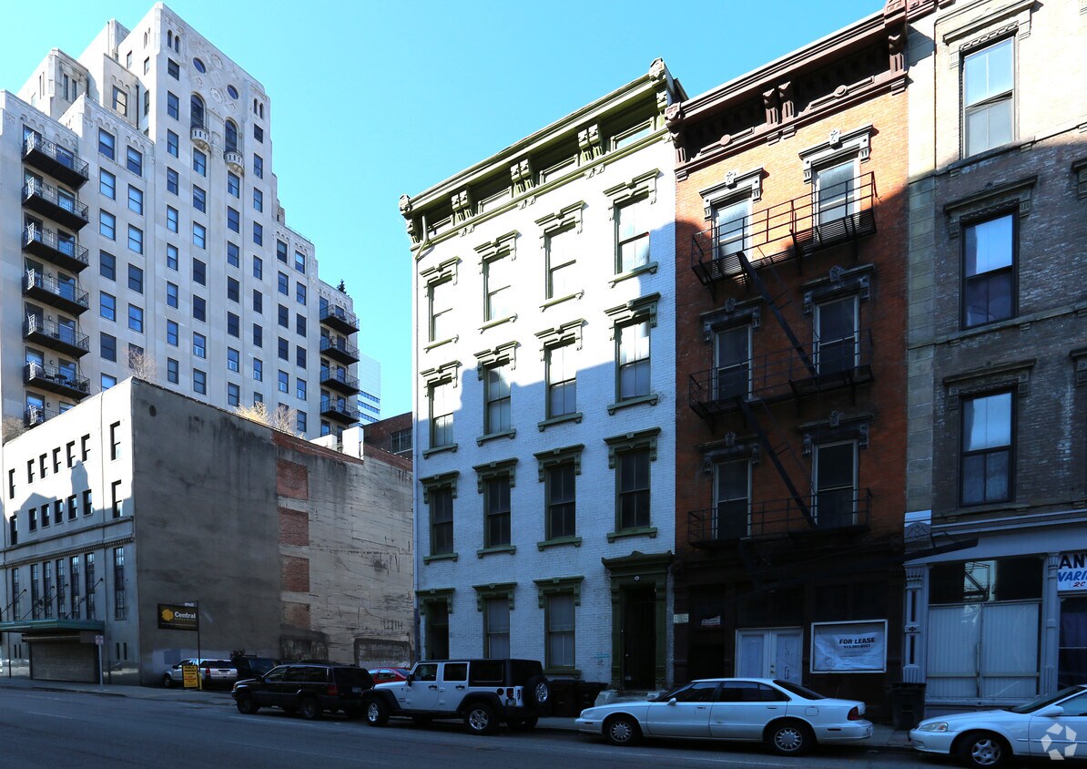 Building Photo - 1119 Walnut St