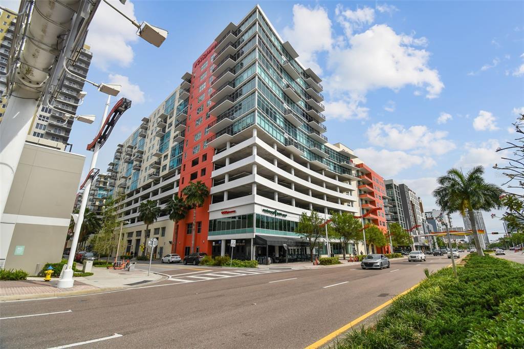 Foto principal - 1120 E Kennedy Blvd