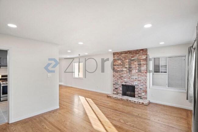 Building Photo - 109 Alta Mesa Dr