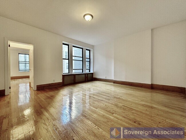 Foto del edificio - 302 W 107th St