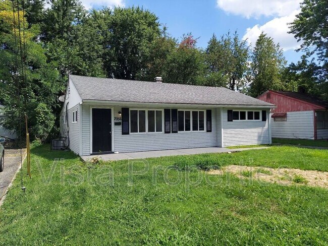 Building Photo - 2956 Garey Ln
