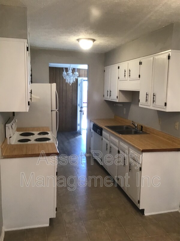 Foto del edificio - 9153 Cedarpark Ln NW
