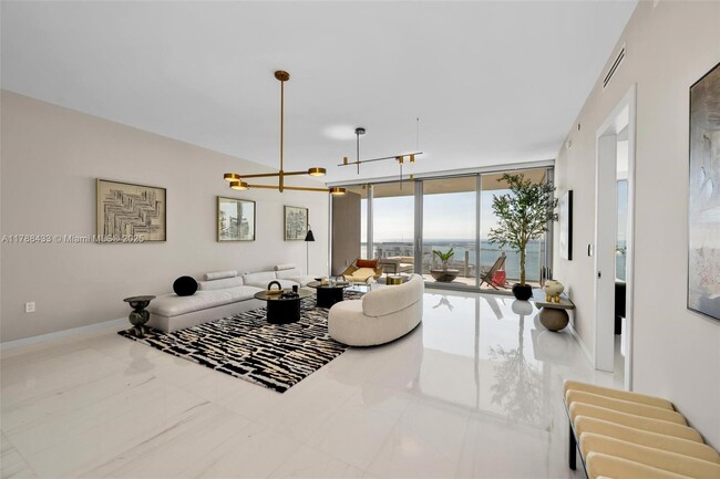 Building Photo - 300 Biscayne Blvd Way
