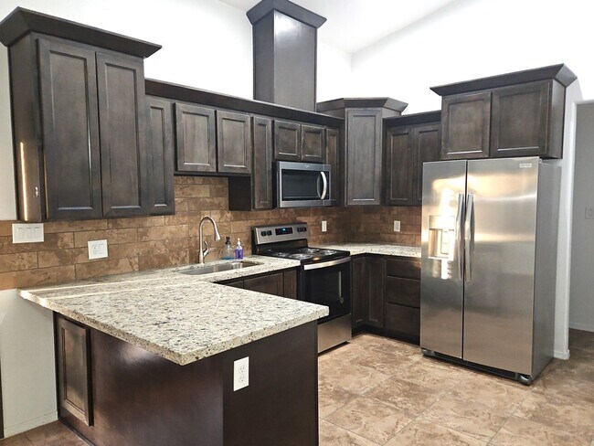 Building Photo - 3 bedroom/2 bath home for Rent