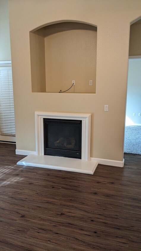 Primary Photo - 5350 Dunlay Dr