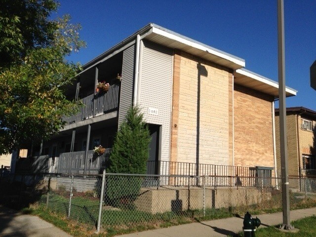 Building Photo - 3002 Prairie St