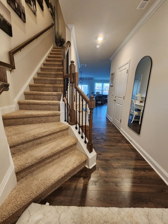 Foto del edificio - 3 Bedroom Townhome in Hendersonville