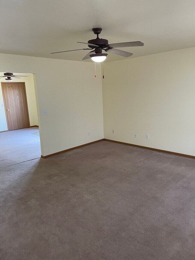 Foto del edificio - 16878 Hurricane Lane