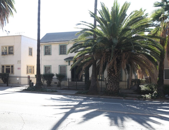 Building Photo - 5520 Franklin Ave