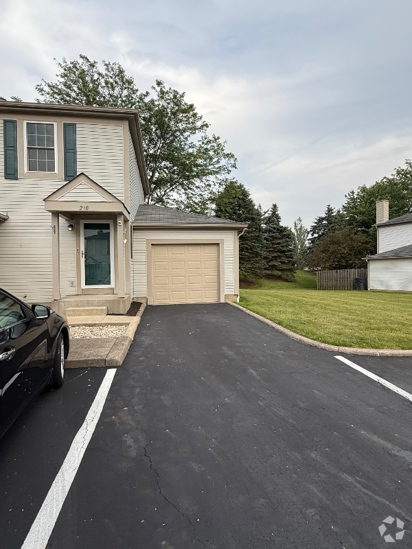 Building Photo - 218 Glenkirk Dr