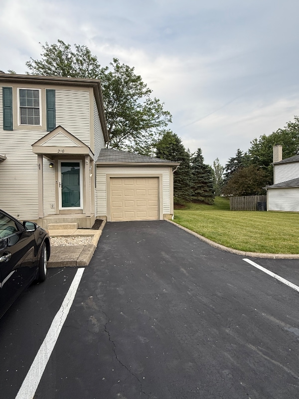 Foto principal - 218 Glenkirk Dr