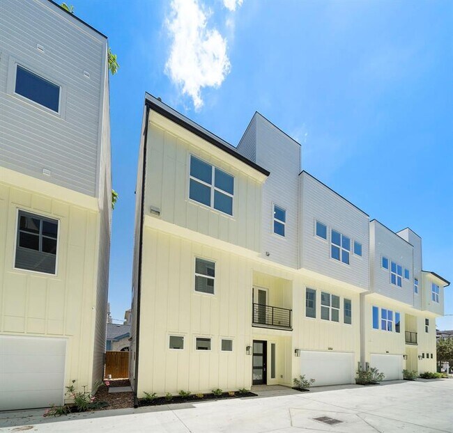 Foto del edificio - 1015 W 24th St