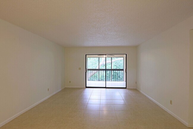 Building Photo - 6120 Whiskey Creek Dr