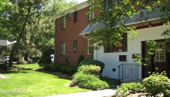 Primary Photo - 12 Anderson Ave