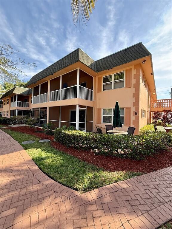 Building Photo - 760 SE 2nd Ave